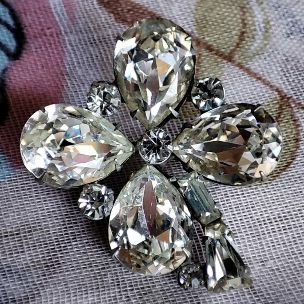 Four Leaf Clover Clear Unsigned Vintage Brooch Lucky Charm St. Patrick's Day EUC